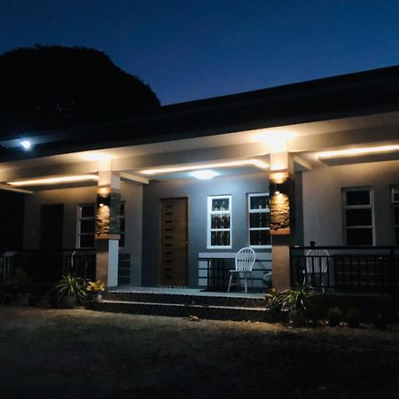 Richville Little Boracay Guest House Calatagan Eksteriør bilde
